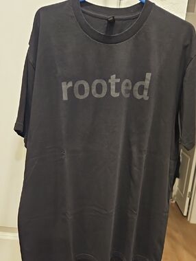 Rooted Graphic Tee in Black - New